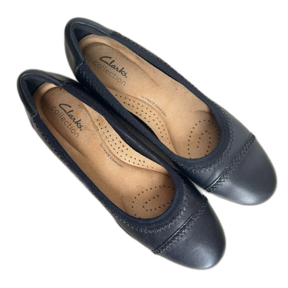 Clarks Collection Shoes Ballet Flats 7.5 BLACK Navy Blue or Tan Cap Toe Nice! - Picture 2 of 7